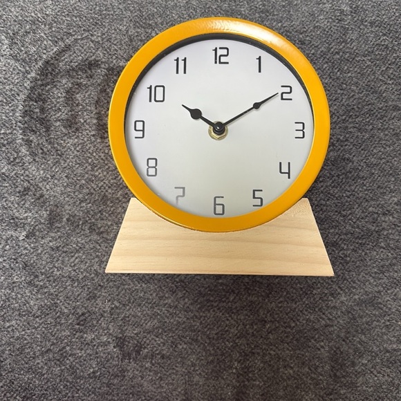 * Metal & Wood Clock Table Decor Tabletop Clock with Wooden Base NEW - Picture 3 of 3